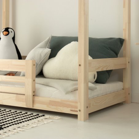 Gemütliche Seitenansicht des TUULA MODERN Bettes im Kinderzimmer Gemütliche Seitenansicht des TUULA MODERN Bettes im Kinderzimmer