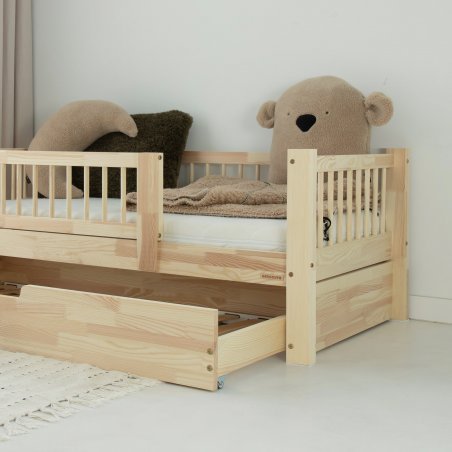 Ansicht der geöffneten Schublade mit verdeckter Seitenblende – ästhetische Lösung beim Bett LINO CLASSIC Ansicht der geöffneten Schublade mit verdeckter Seitenblende – ästhetische Lösung beim Bett LINO CLASSIC