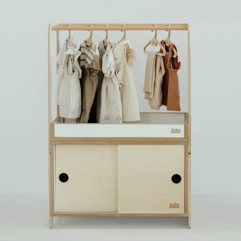 Garderobe mit verschließbarem Schrank, Kleiderbügel